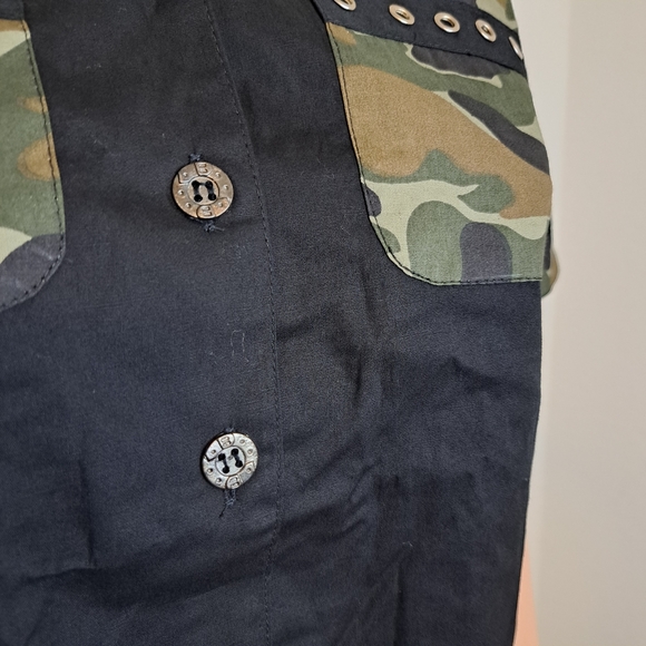 Dead Threads Womens L Shirt Goth Black Camouflage Button Down Short Sleeve - Picture 6 of 12